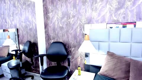 yiyisandoval online show from 10, 9, 2025