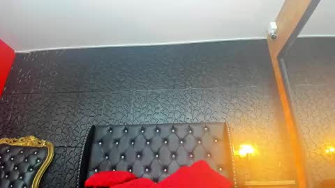 yiyisandoval online show from 28, 9, 2025