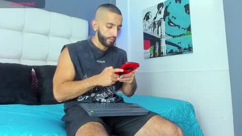 Snapshot of yiyo10_ chatting on 7, 10, 2025 Yiyo online show from 7, 10, 2025