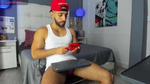 Snapshot of yiyo10_ chatting on 14, 10, 2025 Yiyo online show from 14, 10, 2025