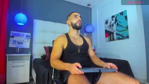 Snapshot of yiyo10_ chatting on 18, 11, 2025 Yiyo online show from 18, 11, 2025