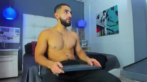 Snapshot of yiyo10_ chatting on 3, 12, 2025 Yiyo online show from 3, 12, 2025