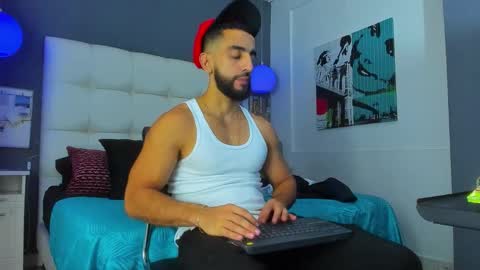 Snapshot of yiyo10_ chatting on 5, 12, 2025 Yiyo online show from 5, 12, 2025