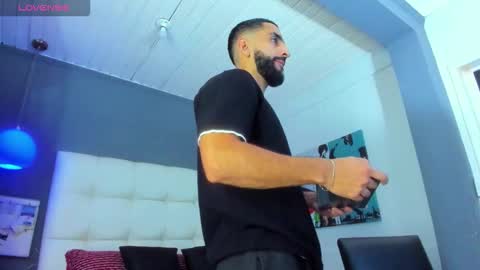 Snapshot of yiyo10_ chatting on 18, 12, 2025 Yiyo online show from 18, 12, 2025