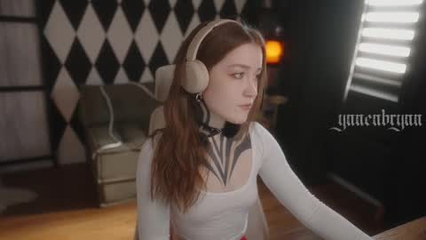 ynnenbrynn online show from 14, 10, 2025