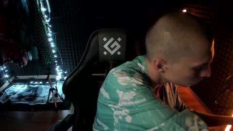 Snapshot of yoi_aji chatting on 21, 11, 2025 You can ask my name in pm online show from 21, 11, 2025