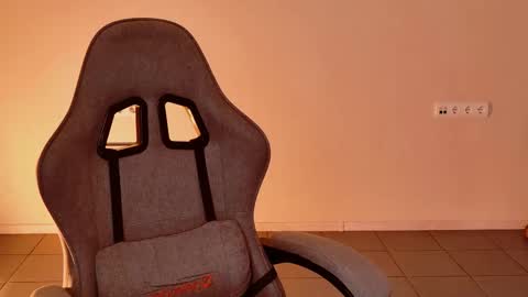 yoka_paradoxxx online show from 18, 2, 2026