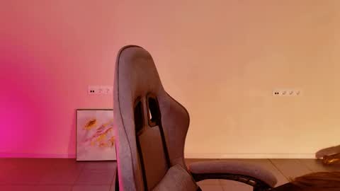 yoka_paradoxxx online show from 19, 2, 2026