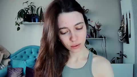yoka_paradoxxx online show from 10, 5, 2026