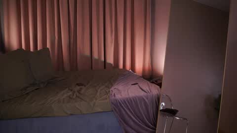 Yoko online show from 8, 4, 2026