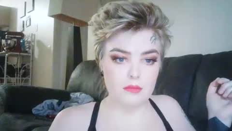 Yolandi online show from 22, 12, 2025