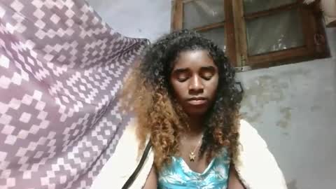 yolandrina05 online show from 15, 9, 2025