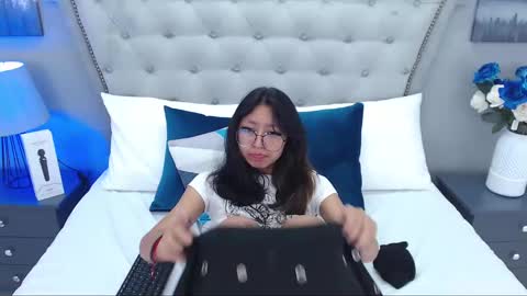 Yommi Winx online show from 11, 3, 2025