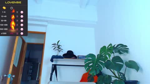 Snapshot of yosoy_enzo2020 chatting on 19, 1, 2025 Enzo online show from 19, 1, 2025