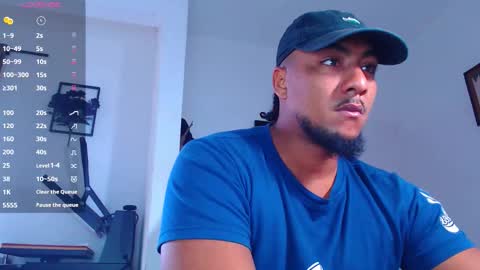 Snapshot of yosoy_enzo2020 chatting on 27, 10, 2025 Enzo online show from 27, 10, 2025