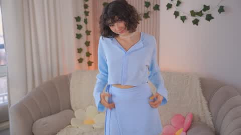 Elizabeth brunette -- Darline blonde  online show from 21, 12, 2024