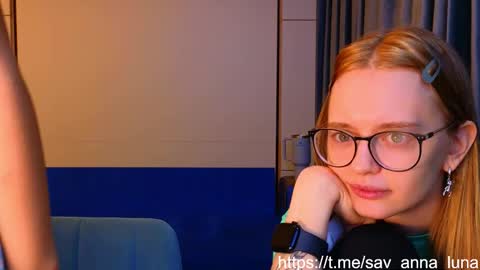Snapshot of younona chatting on 27, 3, 2026 Anna and Luna online show from 27, 3, 2026