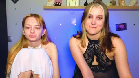 Snapshot of younona chatting on 22, 5, 2026 Anna and Luna online show from 22, 5, 2026