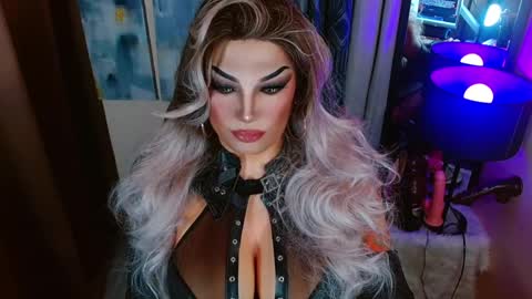 Snapshot of your1truequeen chatting on 30, 3, 2026 QUEEN MADISON online show from 30, 3, 2026