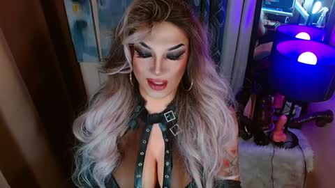 Snapshot of your1truequeen chatting on 8, 4, 2026 QUEEN MADISON online show from 8, 4, 2026