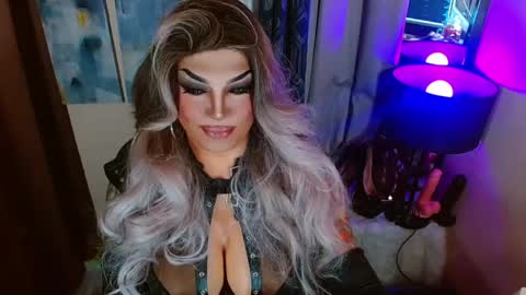 Snapshot of your1truequeen chatting on 11, 5, 2026 QUEEN MADISON online show from 11, 5, 2026