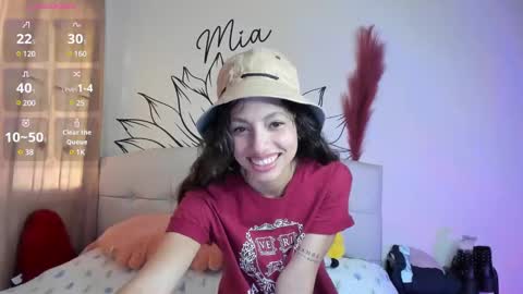 Snapshot of your_beck chatting on 1, 2, 2025 mia3 online show from 1, 2, 2025