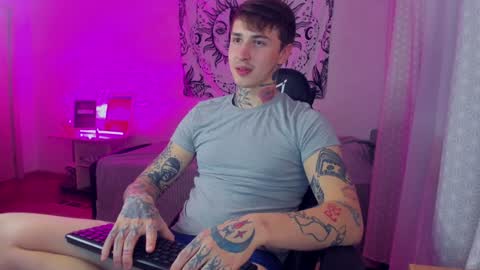 Snapshot of your_candy_boy chatting on 1, 12, 2024 Hey my names Eric Would love to know each other better online show from 1, 12, 2024