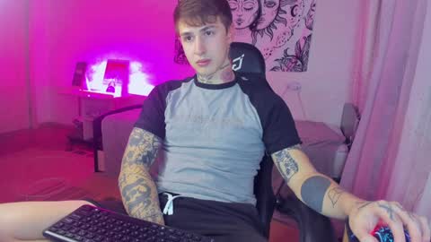 Snapshot of your_candy_boy chatting on 7, 12, 2024 Hey my names Eric Would love to know each other better online show from 7, 12, 2024