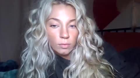 Snapshot of your_fav1 chatting on 24, 9, 2025 your_fav1 online show from 24, 9, 2025