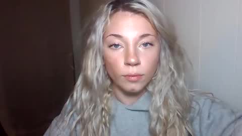 Snapshot of your_fav1 chatting on 25, 10, 2025 your_fav1 online show from 25, 10, 2025