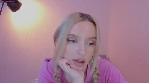 Snapshot of your_fucking_babby chatting on 17, 10, 2025 Olivia online show from 17, 10, 2025