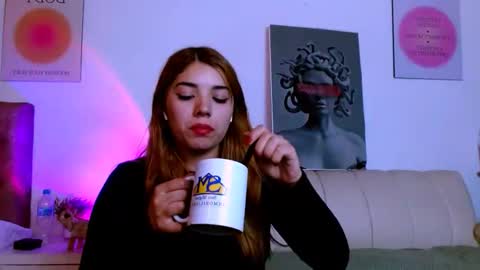 Snapshot of your_girl_of_dream chatting on 8, 5, 2026 your_girl_of_dream online show from 8, 5, 2026