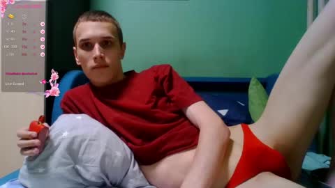 Snapshot of your_honeyy chatting on 19, 4, 2026 Mark online show from 19, 4, 2026