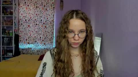 Snapshot of your_leslie chatting on 22, 9, 2025 Leslie online show from 22, 9, 2025