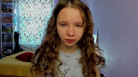 Snapshot of your_leslie chatting on 26, 9, 2025 Leslie online show from 26, 9, 2025