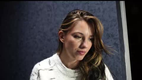 Snapshot of your_little_flexible_girl chatting on 12, 11, 2025 Meri online show from 12, 11, 2025