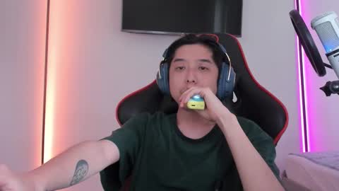 Snapshot of your_little_twink chatting on 24, 9, 2025 Han   online show from 24, 9, 2025