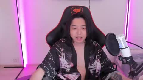 Snapshot of your_little_twink chatting on 3, 10, 2025 Han   online show from 3, 10, 2025