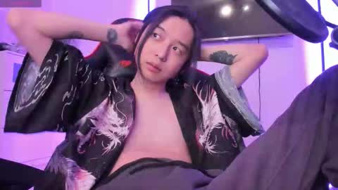 Snapshot of your_little_twink chatting on 4, 11, 2025 Han   online show from 4, 11, 2025