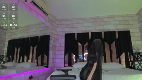 Snapshot of your_naughtyangel chatting on 6, 1, 2025 Evelin online show from 6, 1, 2025
