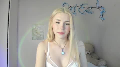 Snapshot of your_tender_doll chatting on 11, 3, 2026 Alice online show from 11, 3, 2026