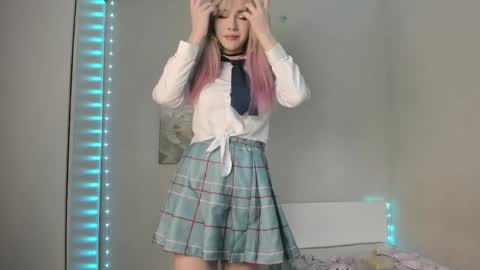 Snapshot of your_tender_doll chatting on 23, 4, 2026 Alice online show from 23, 4, 2026