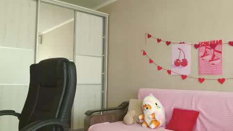 Snapshot of your_tender_doll chatting on 1, 6, 2026 Alice online show from 1, 6, 2026