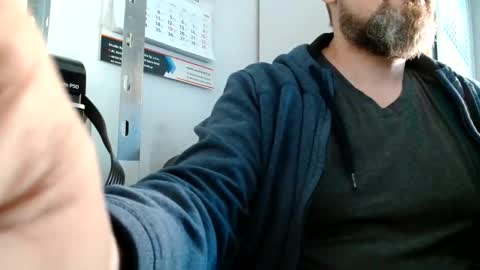 Snapshot of your_tipie chatting on 3, 10, 2025 your_tipie online show from 3, 10, 2025