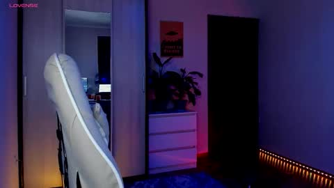 Snapshot of youranikka chatting on 2, 10, 2025 Anikka online show from 2, 10, 2025