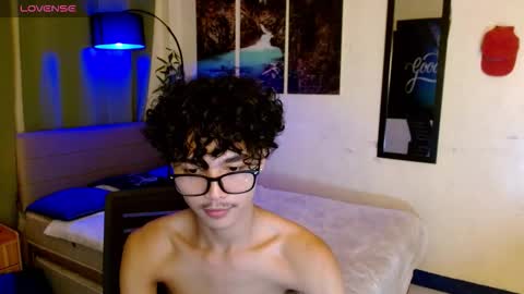 Snapshot of yourasiancarl chatting on 28, 10, 2025 yourasiancarl online show from 28, 10, 2025