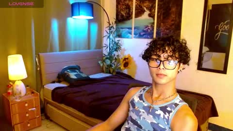 Snapshot of yourasiancarl chatting on 22, 12, 2025 yourasiancarl online show from 22, 12, 2025