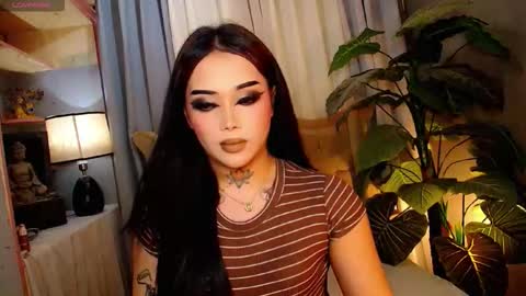 Snapshot of yourasiancockisontop chatting on 23, 11, 2025 kim online show from 23, 11, 2025