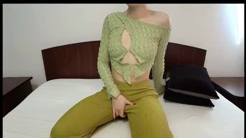 Snapshot of yourbaby85 chatting on 19, 10, 2025 Jo online show from 19, 10, 2025