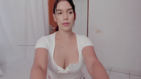 Snapshot of yourbonie chatting on 6, 1, 2025 insta yourboniee online show from 6, 1, 2025